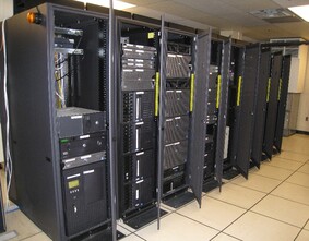 تجهيز و نوسازی اتاق سرور فناوری اطلاعات برق منطقه ای مشهد